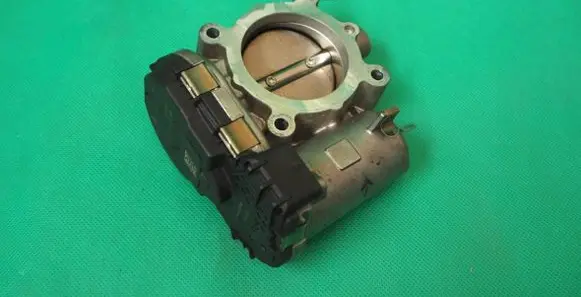 Mercedes-Benz B W246 W242 Throttle valve A2701410025