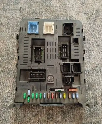Citroen C5 Fuse box set 9658158680 BSI-H04 BSI2004H04