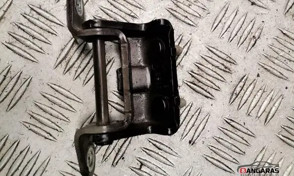Nissan Qashqai Front door lower hinge ES03