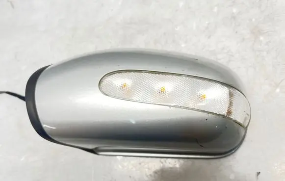 Mercedes-Benz C W203 Front door electric wing mirror 413133417