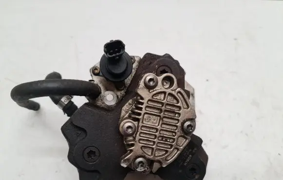 Volvo S60 Fuel injection high pressure pump 0445010043 8642778
