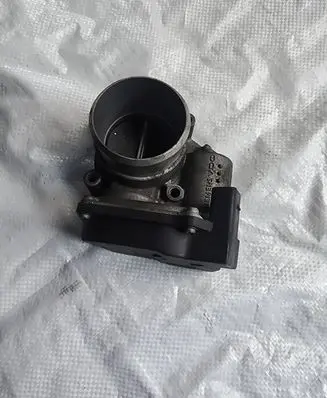 Volkswagen PASSAT B6 Throttle valve 06F133062G 2900314121