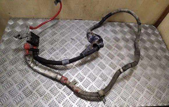Land Rover Discovery 3 - LR3 Positive cable (battery) YTA500521 301077600