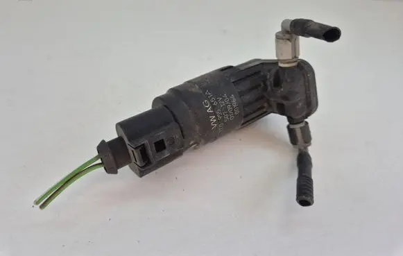 Volkswagen Golf V Windscreen/windshield washer pump 1T0955651A