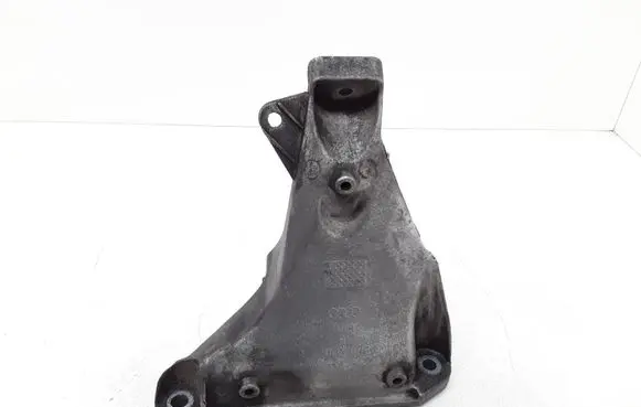 Volkswagen PASSAT B5.5 Engine mounting bracket 8D0199308AB