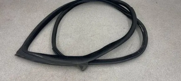 BMW M6 Front door rubber seal 7268800 51767268800