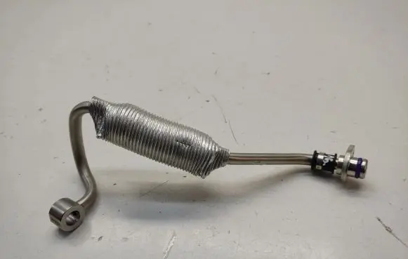 KIA Stonic Engine coolant pipe/hose 221222