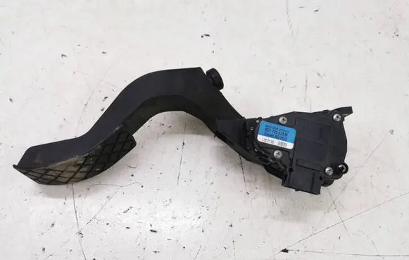 Audi A6 S6 C5 4B Accelerator throttle pedal 8D1723523M 022102 6PV00837602