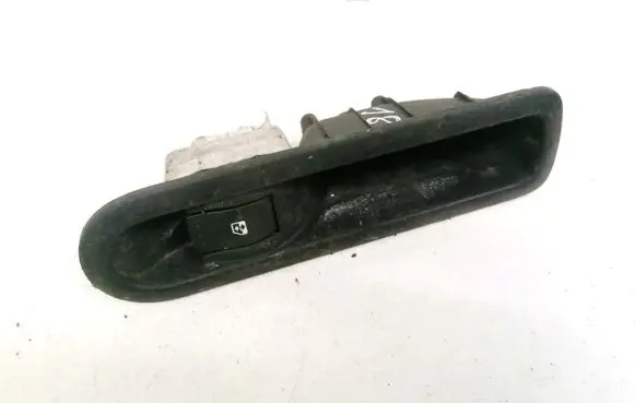 Renault Megane II Electric window control switch 156013870