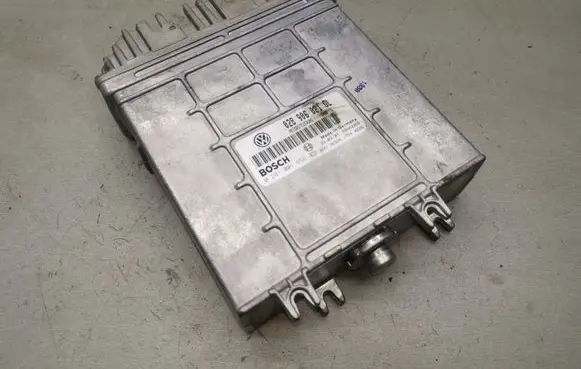 Volkswagen PASSAT B5 Engine control unit/module 028906021GL 0281001656