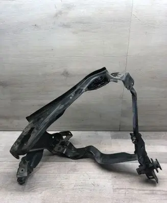Mercedes-Benz C W204 Headlight/headlamp mounting bracket 204620593