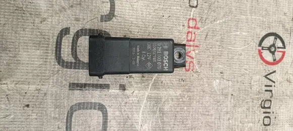 Glow plug pre-heat relay