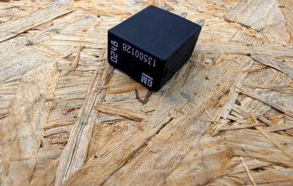 Opel Insignia A Other relay 13500128