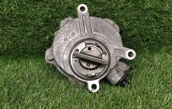 BMW 7 E65 E66 Vacuum pump 7635657 763565702