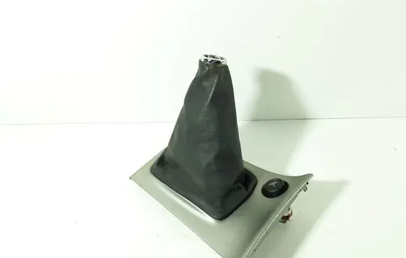 Toyota Corolla E120 E130 Gear lever shifter trim leather/knob 8185