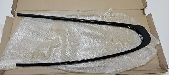 Jaguar XF X250 Rear door window/glass frame 8X23-F255A60-A