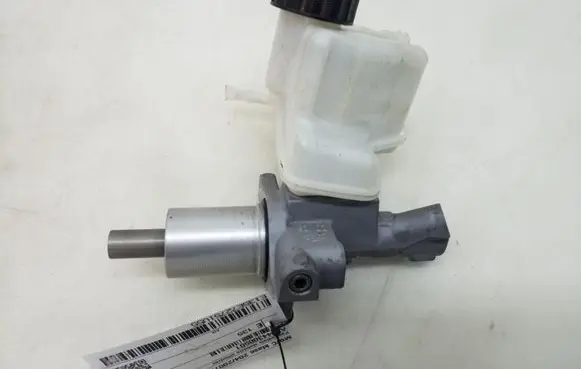 Mercedes-Benz C W204 Master brake cylinder A2044300501