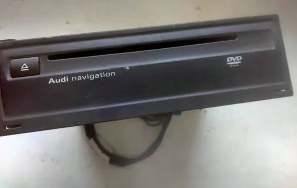Audi A6 S6 C6 4F Navigation unit CD/DVD player 4E0919887M 4E0910888E