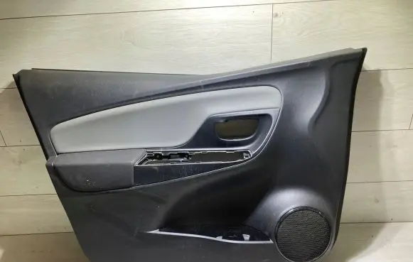 Toyota Yaris Front door card panel trim 676200dr80