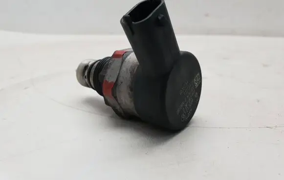 Volvo XC60 Fuel pressure regulator 31216313 15448519 0281002990