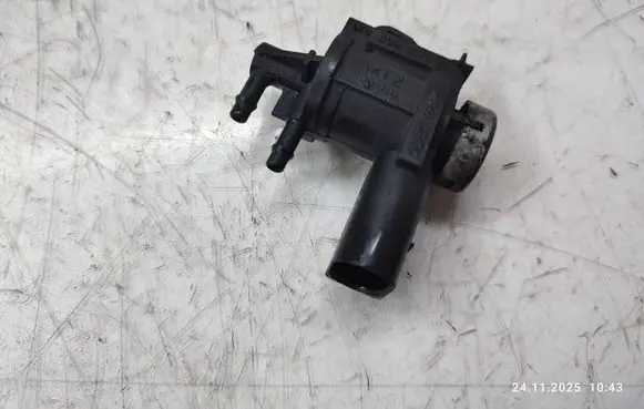 Audi Q5 SQ5 Turbo solenoid valve 1K0906283A