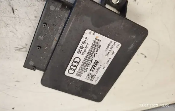 Audi A5 8T 8F Hand brake control module 8K0907801H