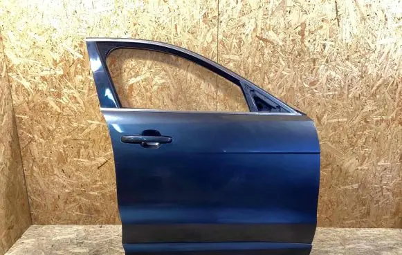 Jaguar F-Pace Front door T4A1368