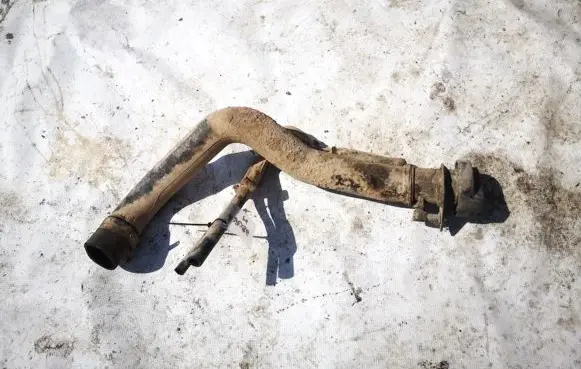 Fuel tank filler neck pipe