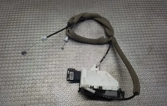 Citroen Berlingo Sliding door lock PSA828415