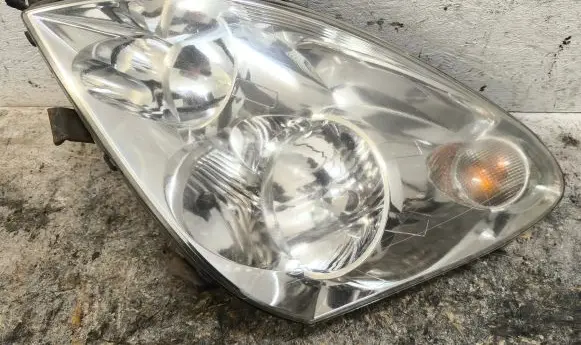 Toyota Corolla Verso E121 Headlight/headlamp