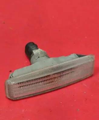 BMW 5 E39 Front fender indicator light 8360205