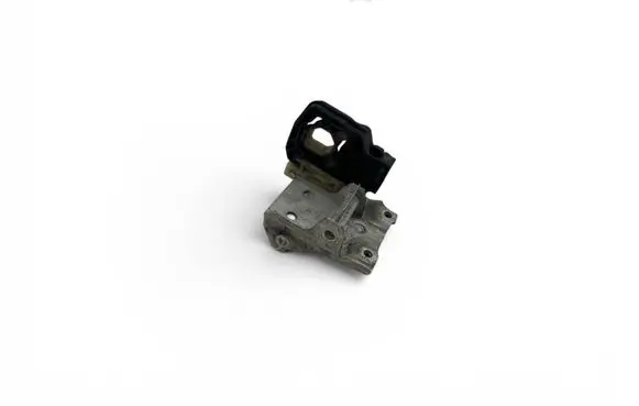 BMW M5 Radiator mount bracket 7186514 7525248