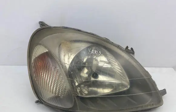 Toyota Yaris Headlight/headlamp