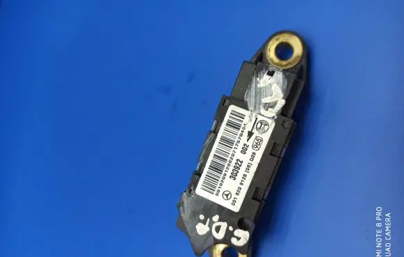 Mercedes-Benz CLK A209 C209 Airbag deployment crash/impact sensor 0018209126 0018209126620717570494 303922002