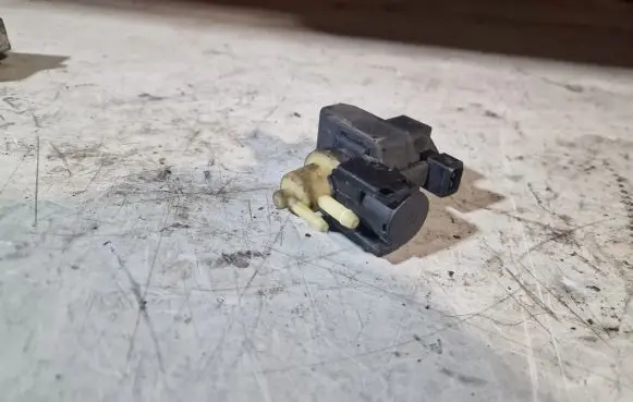 Renault Scenic II - Grand scenic II Turbo solenoid valve