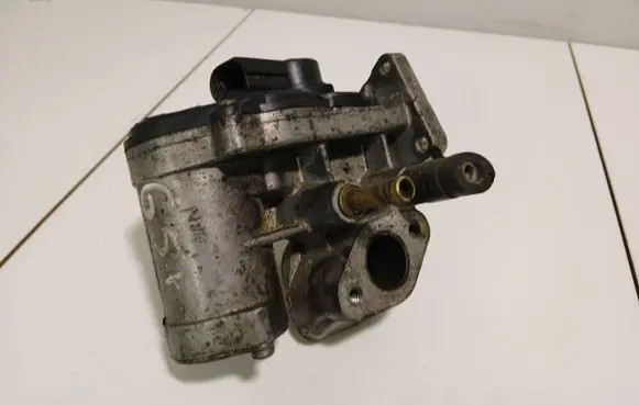 Volkswagen Golf Plus EGR valve 03G131503B