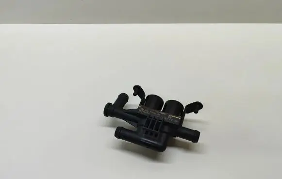 BMW 5 F10 F11 Coolant heater control valve 9119164 64119119164 6411911916404