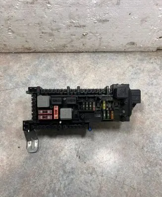 Mercedes-Benz E W212 Fuse module 0-1670658-1