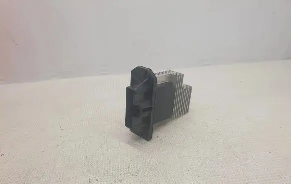 Coolant fan relay