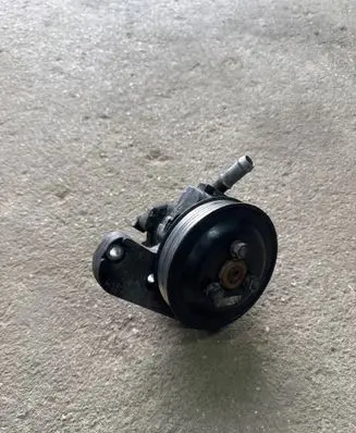 BMW 3 E90 E91 Power steering pump 7810898 46000 69390210