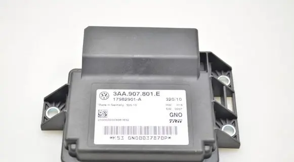 Volkswagen PASSAT B7 Hand brake control module 3AA907801E