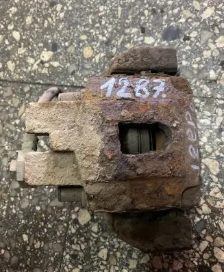 Jeep Grand Cherokee (WJ) Rear brake caliper
