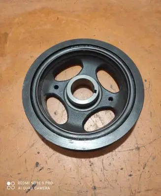 Toyota Avensis T250 Crankshaft pulley 134080R010