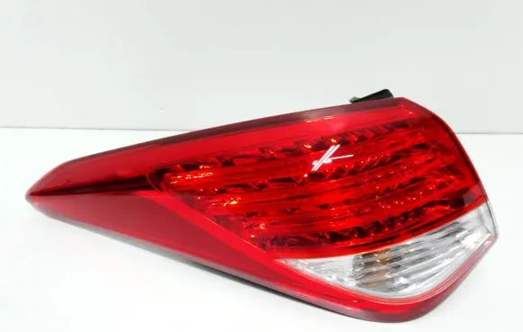 Hyundai i40 Rear/tail lights 924013Z3