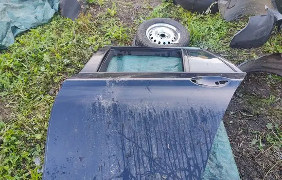 BMW 5 E60 E61 Rear door 41527158501
