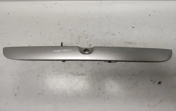 Opel Zafira A Trunk door license plate light bar 90579631