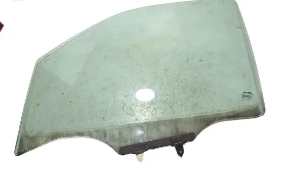 Nissan Pathfinder R51 Front door window glass four-door 43R000016