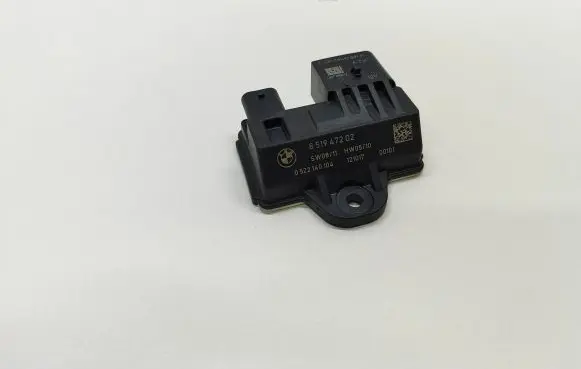 BMW 5 F10 F11 Glow plug pre-heat relay 8519472 851947202 0522140104