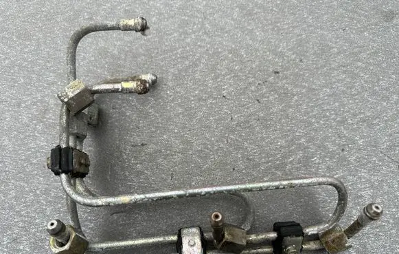 Nissan Patrol Y60 Fuel line pipe 16681V7210