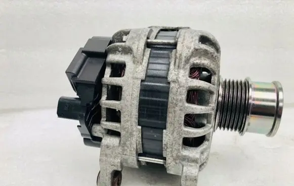 Volkswagen Up Generator/alternator 04E903021M